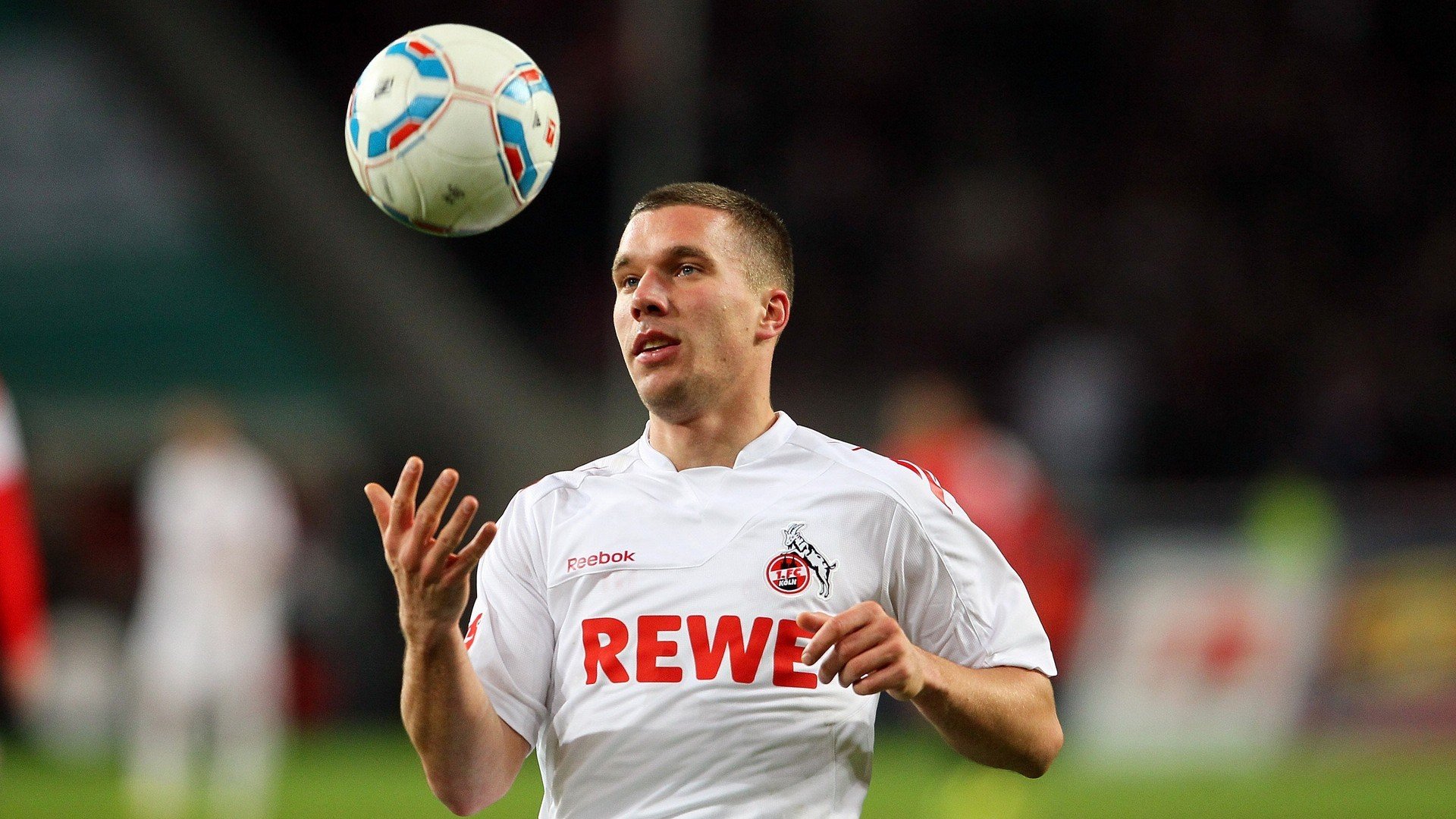 “胡利安·门德斯的传球艺术，推动阿根廷美洲狮队崛起为全球强队”